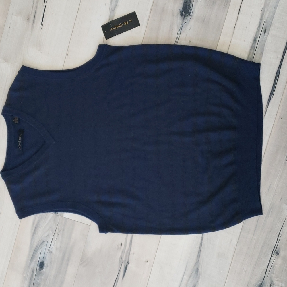 NWT Axist mens sweater vest size M